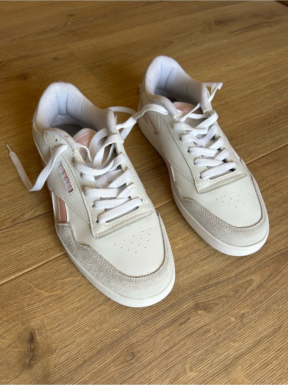 Reebok Galaxy 7 Sneakers White and Pink size 9